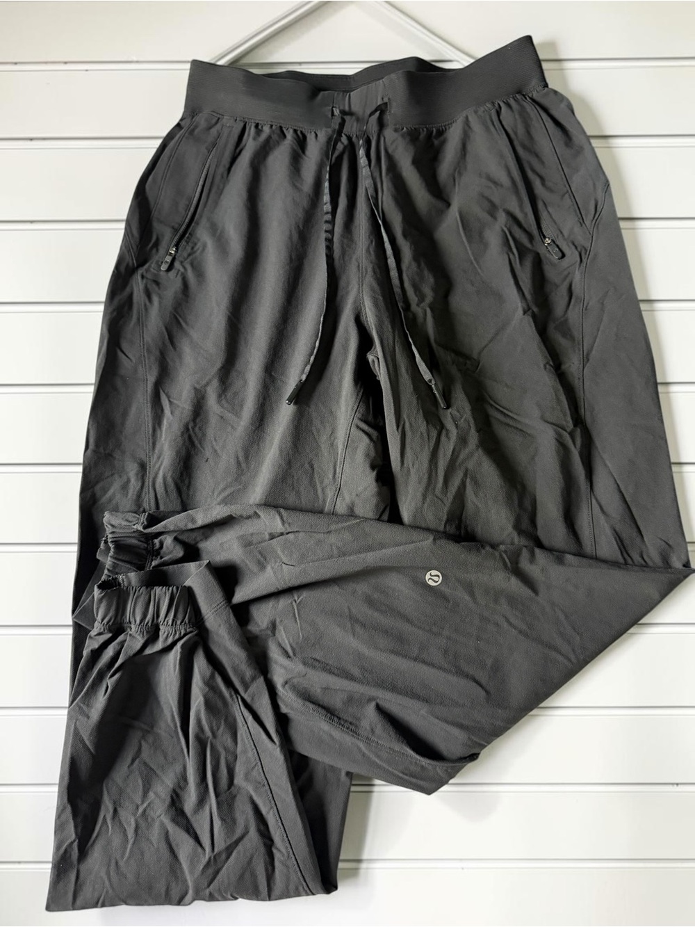 Lululemon Size 8 Black Joggers Zip Pockets Lined Cuffed Drawstring Dance Studio